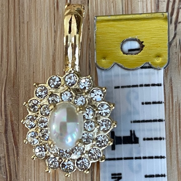 Roman Mother of Pear Gold Colored Diamond Accents Chain Pendant - Picture 3 of 8